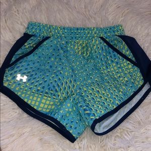 Girls yellow and blue under armour shorts